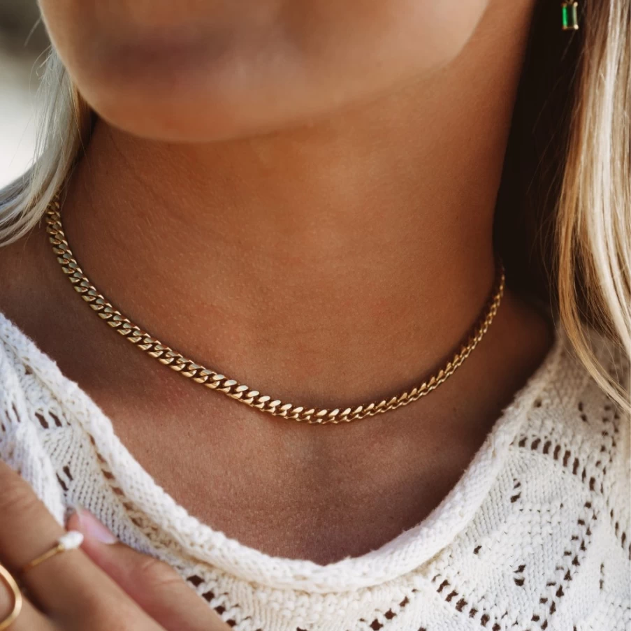 Atolea Jewelry Bonifacio Necklace – Elegant & Stylish Women’s Pendant for Everyday Wear