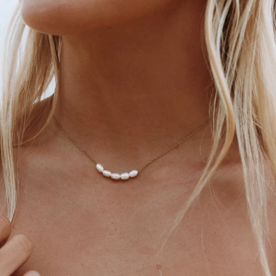 Atolea Jewelry Elegant Freshwater Pearl Necklace - Dainty & Timeless Women's Jewelry Gift